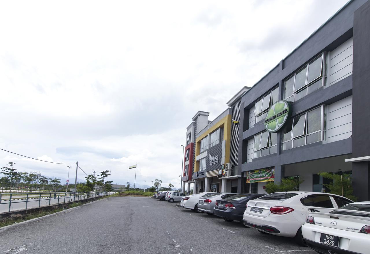 Clover Hotel Ipoh Extérieur photo